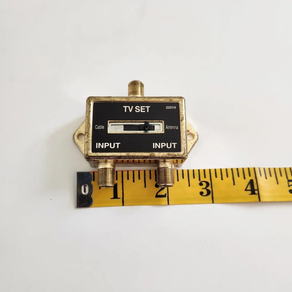 Vintage TV A/B Switch Box Cable Antenna Selector‎ 32019 Gold Tone Coaxial Switch